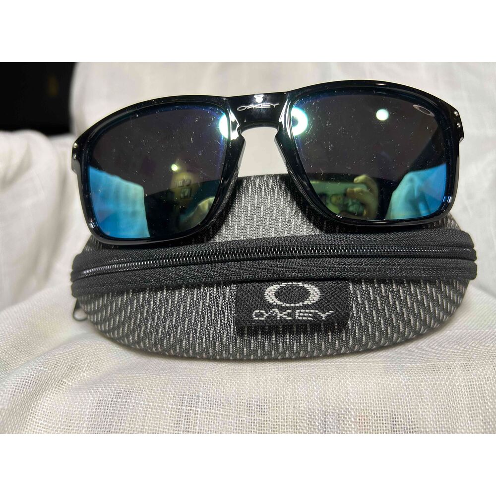 Oakley Unisex Black Frame Polarized Reflective Wayfarer Sunglasses